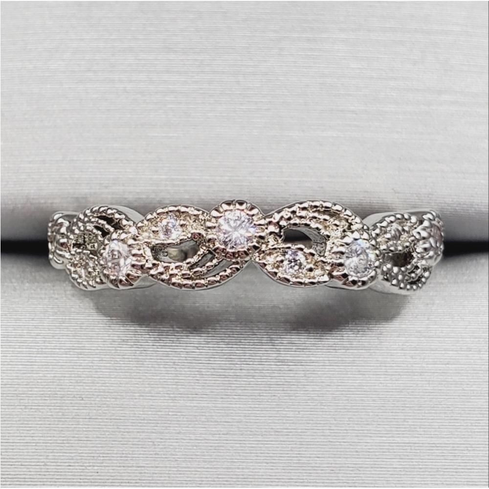 Round Cut Diamond Simulants Silver Tone Wedding Band Milgrain Ring